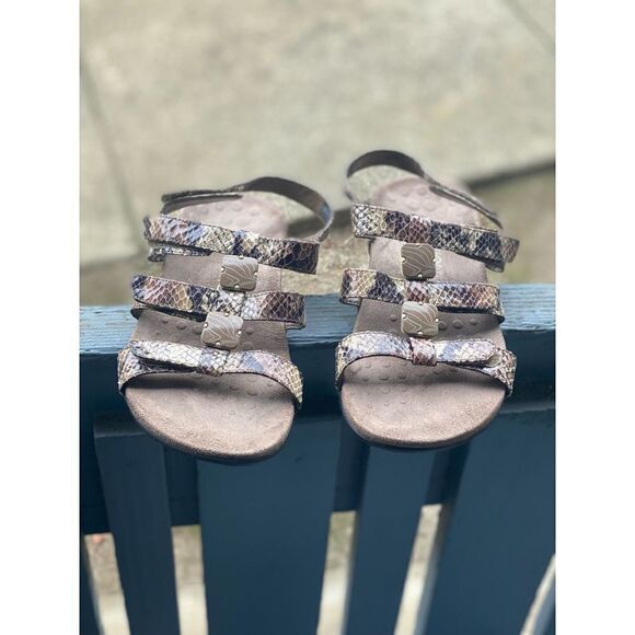 Vionic Women’s Snakeskin Sandals Velcro Straps Sz 8 US - Picture 7 of 9